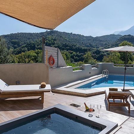 Verekinthos Villas - Pool, Hot Tub, Bbq, Kids Playground, Stunning Mountain Views Yerolákkos Buitenkant foto