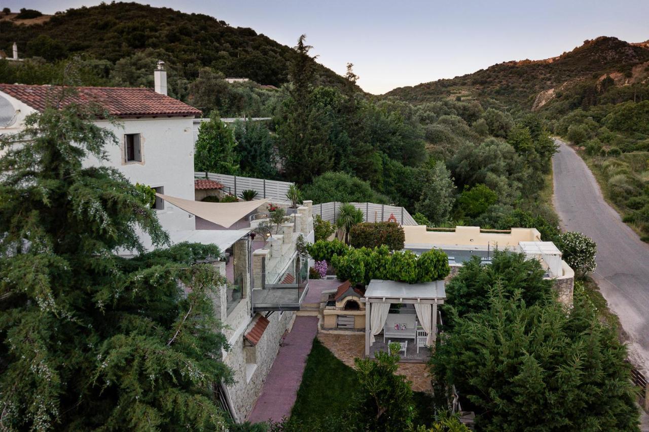 Verekinthos Villas - Pool, Hot Tub, Bbq, Kids Playground, Stunning Mountain Views Yerolákkos Buitenkant foto