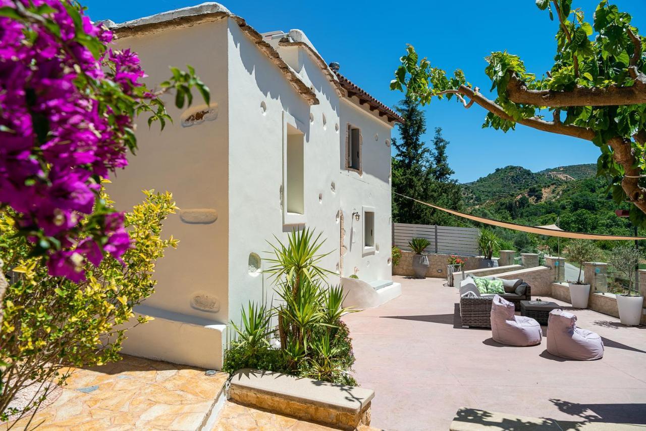 Verekinthos Villas - Pool, Hot Tub, Bbq, Kids Playground, Stunning Mountain Views Yerolákkos Buitenkant foto
