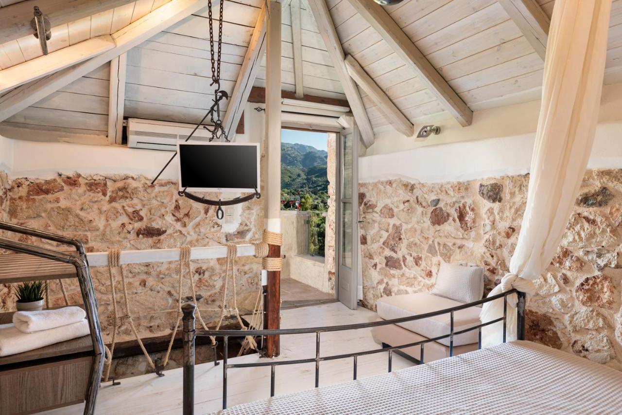 Verekinthos Villas - Pool, Hot Tub, Bbq, Kids Playground, Stunning Mountain Views Yerolákkos Buitenkant foto