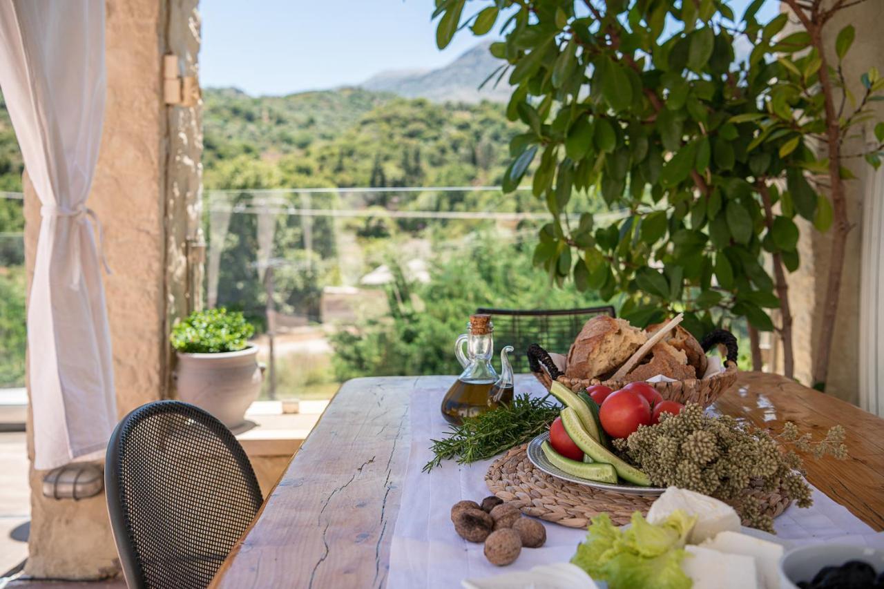 Verekinthos Villas - Pool, Hot Tub, Bbq, Kids Playground, Stunning Mountain Views Yerolákkos Buitenkant foto