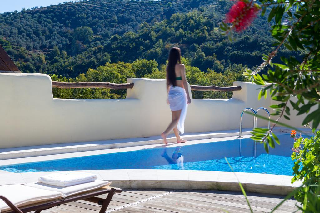 Verekinthos Villas - Pool, Hot Tub, Bbq, Kids Playground, Stunning Mountain Views Yerolákkos Buitenkant foto
