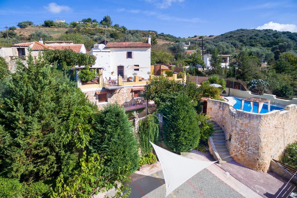 Verekinthos Villas - Pool, Hot Tub, Bbq, Kids Playground, Stunning Mountain Views Yerolákkos Buitenkant foto
