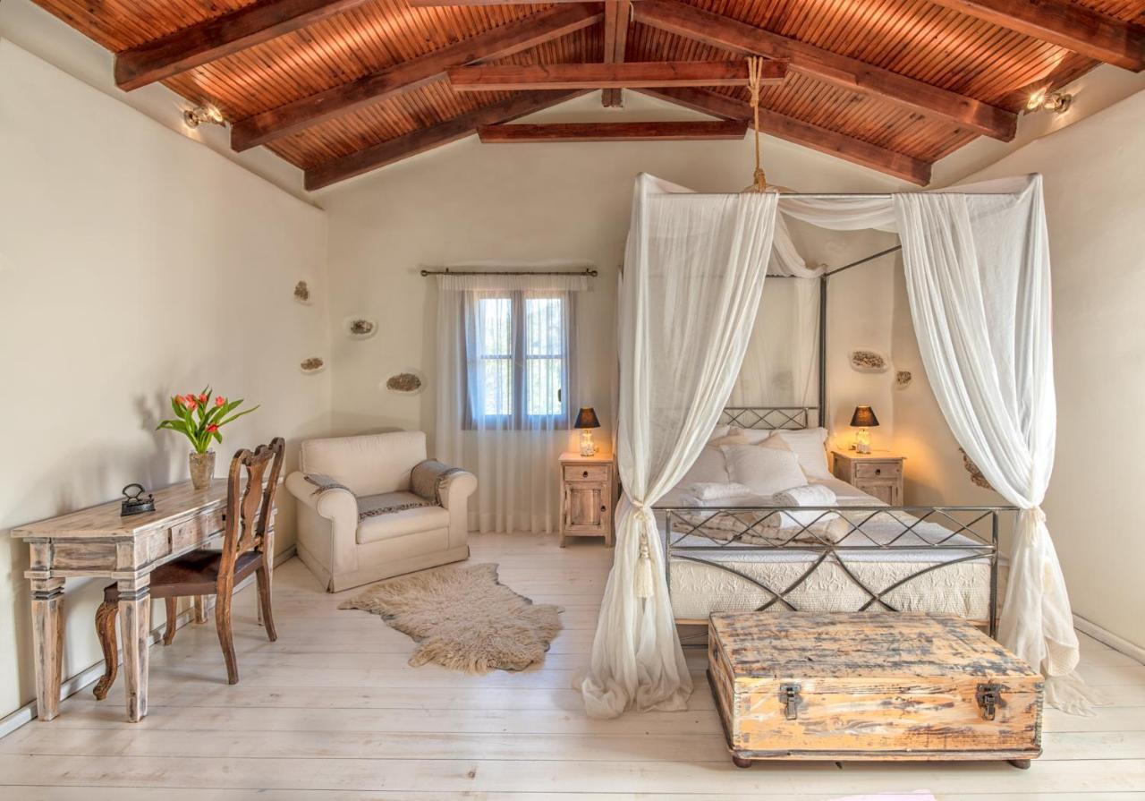 Verekinthos Villas - Pool, Hot Tub, Bbq, Kids Playground, Stunning Mountain Views Yerolákkos Buitenkant foto